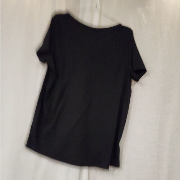 Shake It V-Neck Tee - Picture 5 of 7